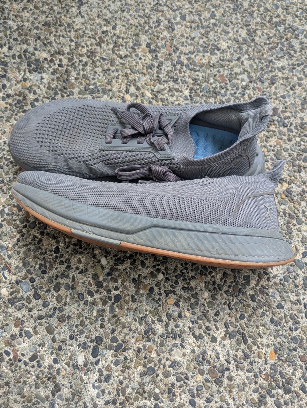 Flux Adapt Runner Sneaker Gray Gum
